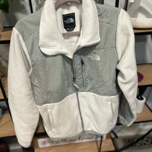 The North Face Woman’s  Gray and White Jacket size large